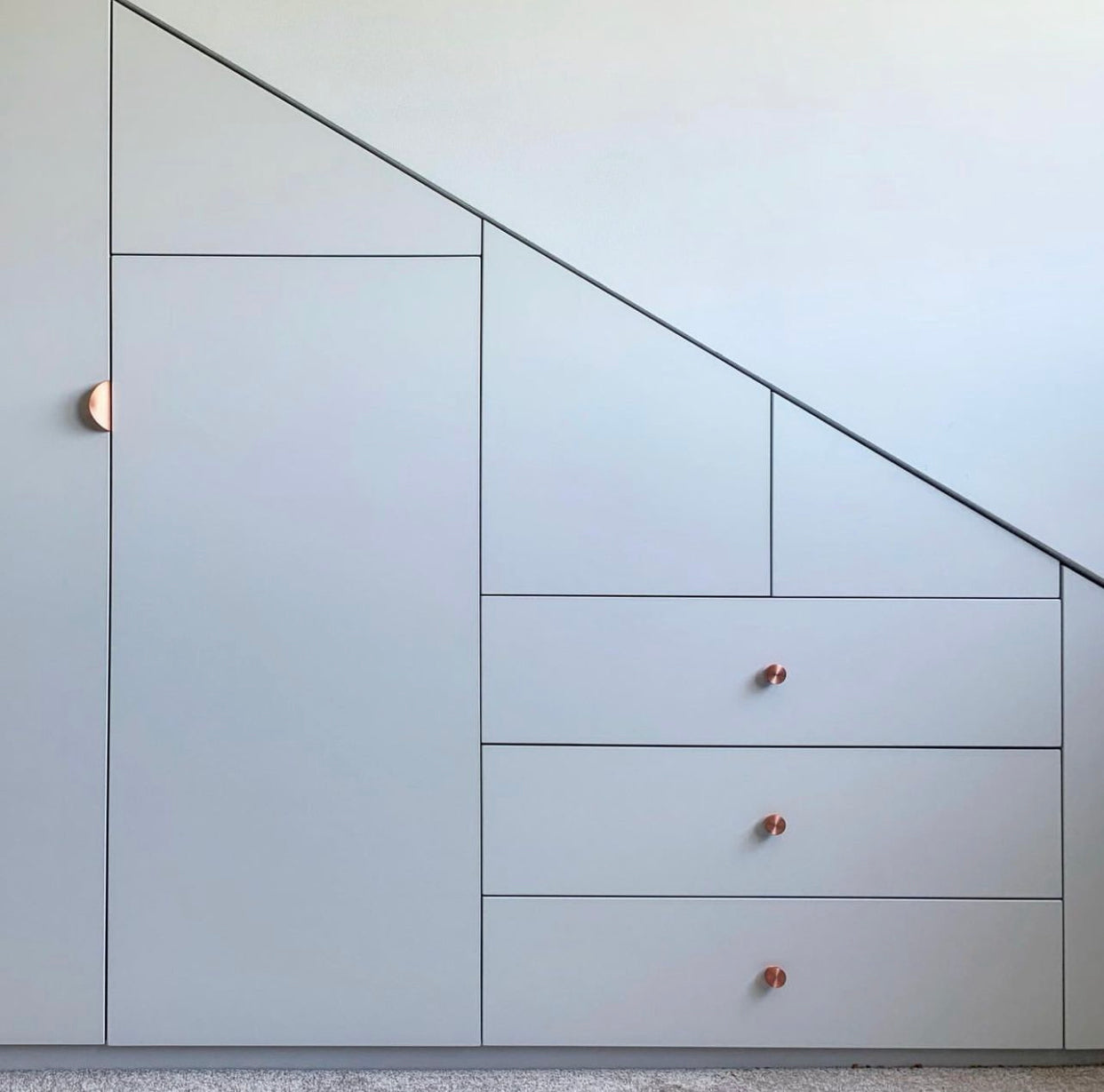 Fitted wardrobes, wardrobes, south east London, bespoke, walk in closet, bedroom storage solutions, made to measure wardrobe, custom made, best joinery London, bespoke wardrobe design, modern joinery, luxury joinery, high end joinery, joinery services, Interior design, modern bedroom, bedroom joinery, storage solutions, loft extension wardrobe ideas, slab door wardrobes, loft extension, white wardrobes, rose gold handles, copper handles, hidden wardrobes, loft extension, push pop draws, push pop wardrobes, 